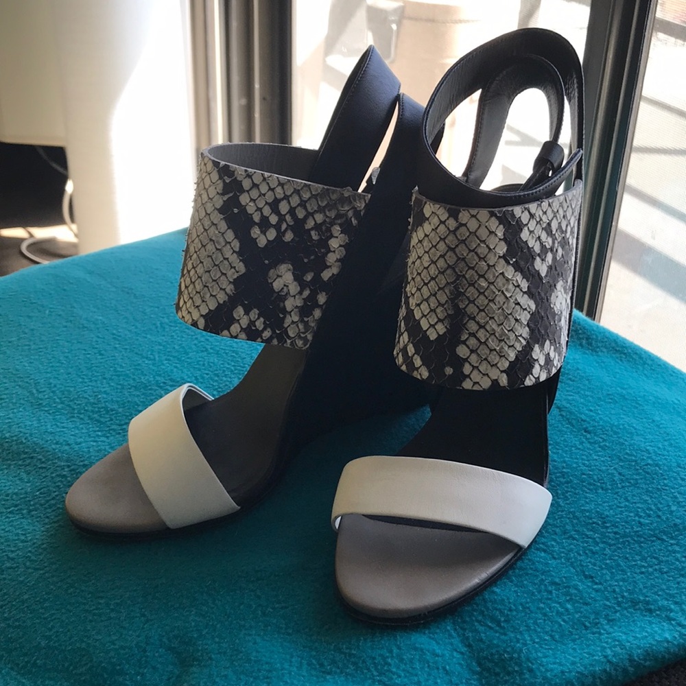 Vince wedge Sandals Snake leather